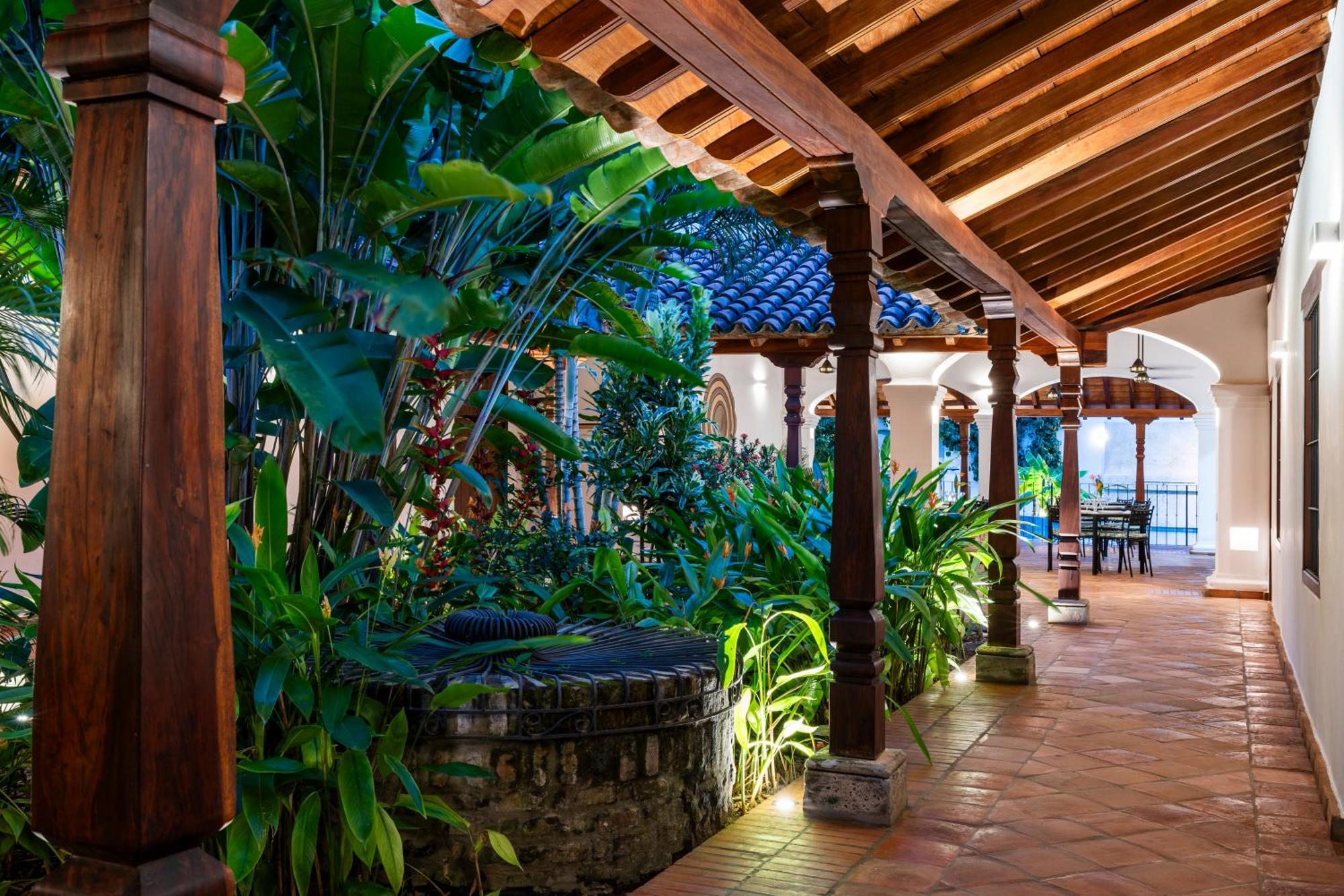 Karakali Boutique Hotel 몸포스 외부 사진